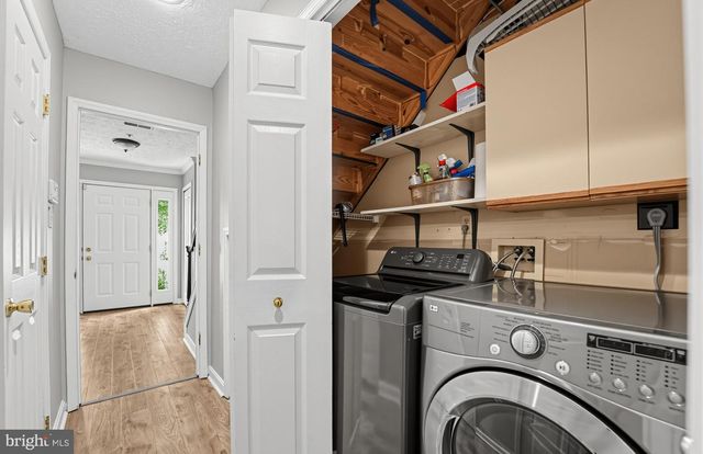 2504 SMOKETREE LN, Crofton, MD 21114
