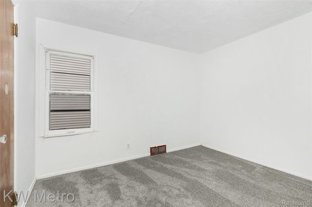 28207 Grant Street, St. Clair Shores, MI 48081