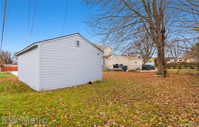 28207 Grant Street, St. Clair Shores, MI 48081