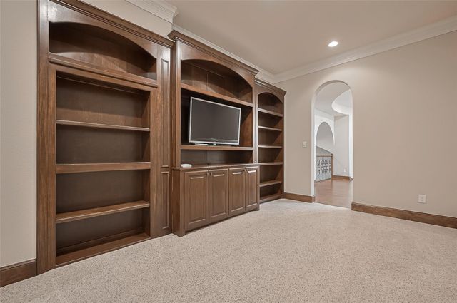 14 Royal King Road, Tomball, TX 77377