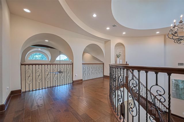 14 Royal King Road, Tomball, TX 77377