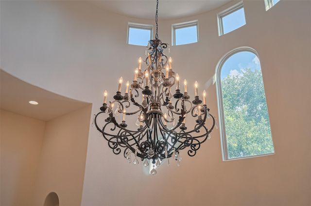 14 Royal King Road, Tomball, TX 77377