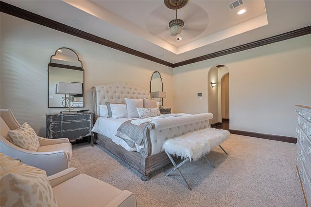 14 Royal King Road, Tomball, TX 77377