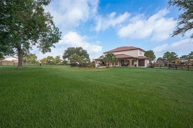 14 Royal King Road, Tomball, TX 77377