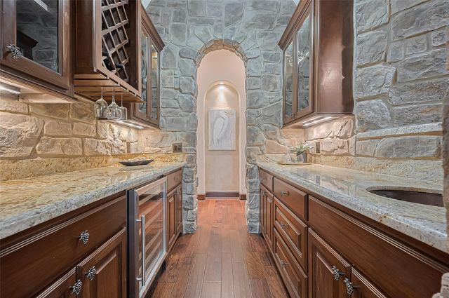 14 Royal King Road, Tomball, TX 77377