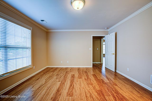 4413 Monarchos Dr, Louisville, KY 40220