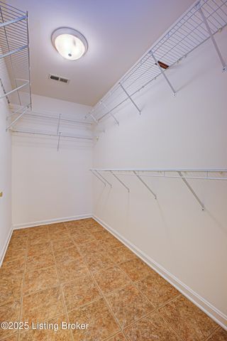 4413 Monarchos Dr, Louisville, KY 40220