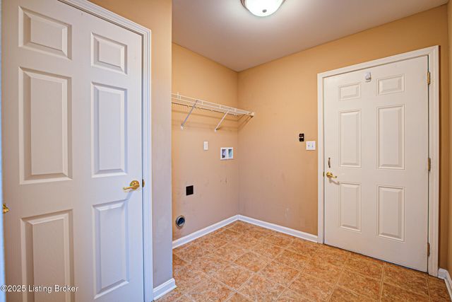 4413 Monarchos Dr, Louisville, KY 40220