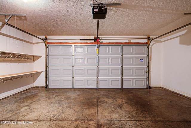 4413 Monarchos Dr, Louisville, KY 40220