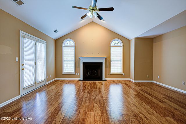 4413 Monarchos Dr, Louisville, KY 40220