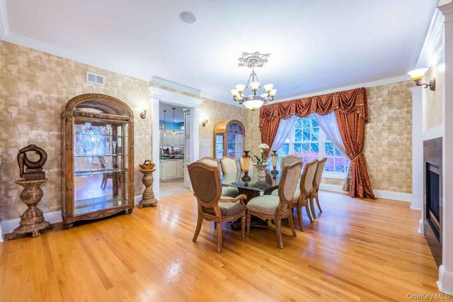 5 Westgate Road, Muttontown, NY 11791