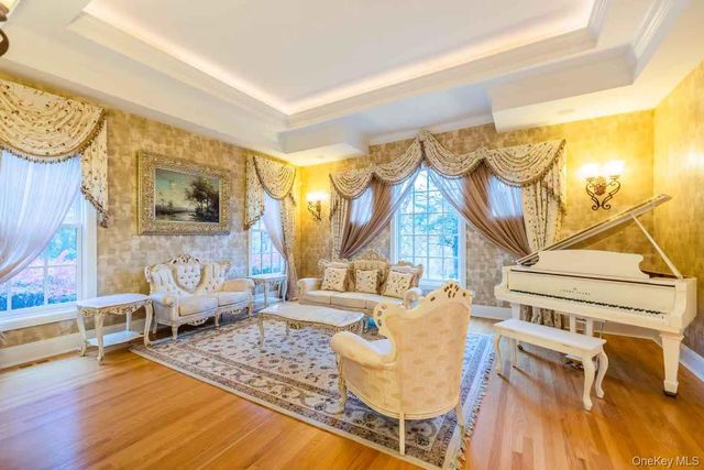 5 Westgate Road, Muttontown, NY 11791