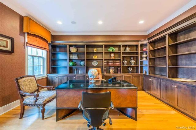 5 Westgate Road, Muttontown, NY 11791