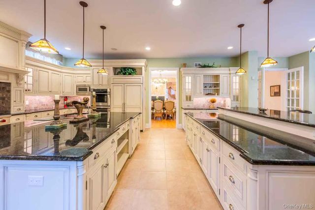 5 Westgate Road, Muttontown, NY 11791