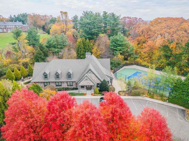 5 Westgate Road, Muttontown, NY 11791