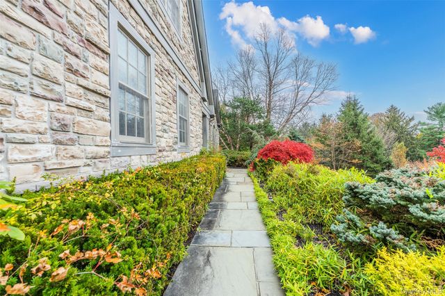 5 Westgate Road, Muttontown, NY 11791