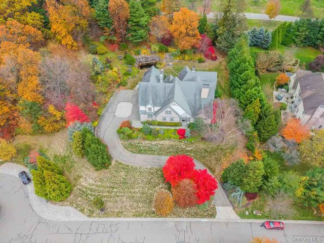 5 Westgate Road, Muttontown, NY 11791