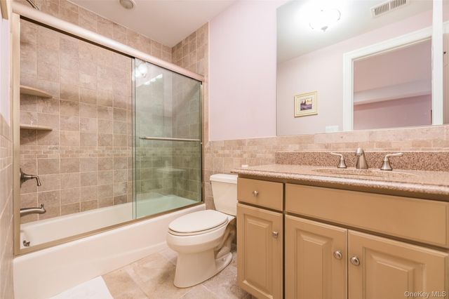 5 Westgate Road, Muttontown, NY 11791