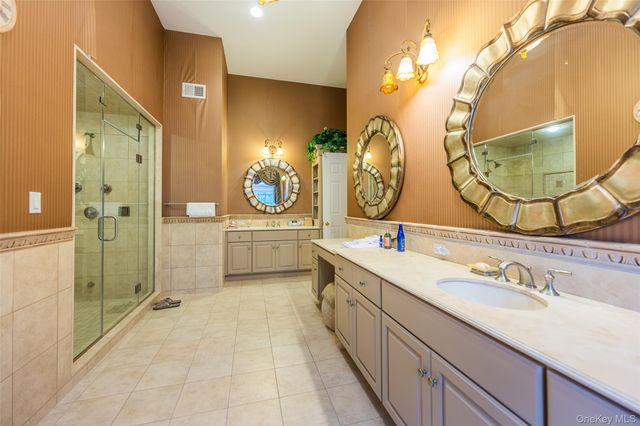 5 Westgate Road, Muttontown, NY 11791