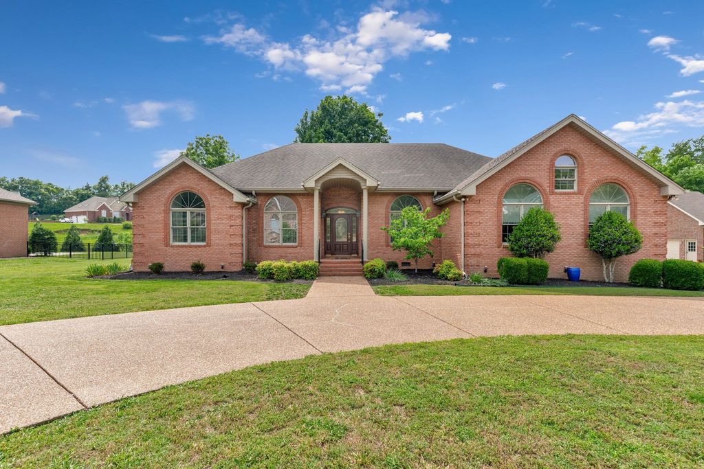 514 Lexington Dr, Lebanon, TN 37087