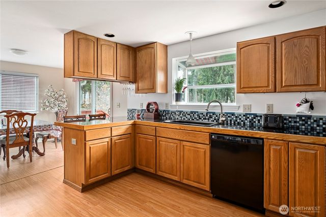 26 NW Jib Street, Oak Harbor, WA 98277