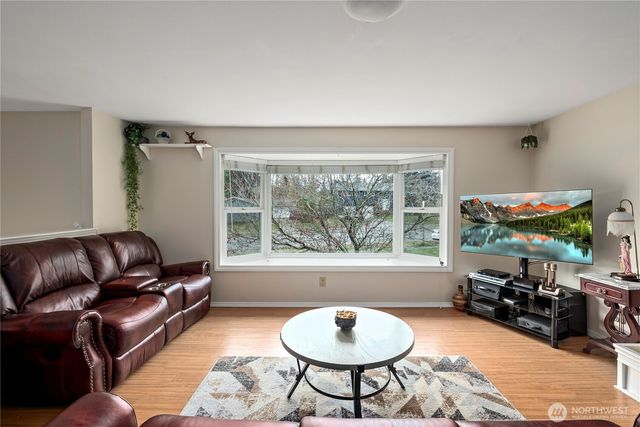 26 NW Jib Street, Oak Harbor, WA 98277