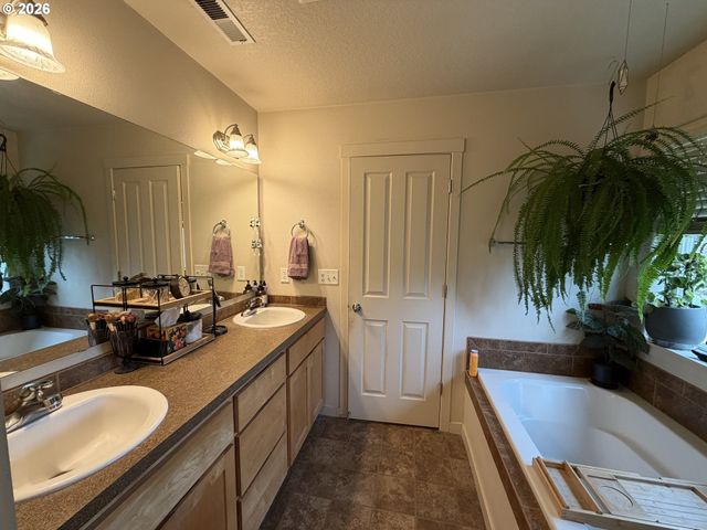 7701 Ne 54TH Ave, Vancouver, WA 98661