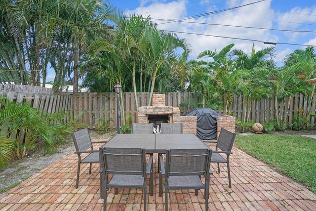1333 SE 8TH Street, Deerfield Beach, FL 33441