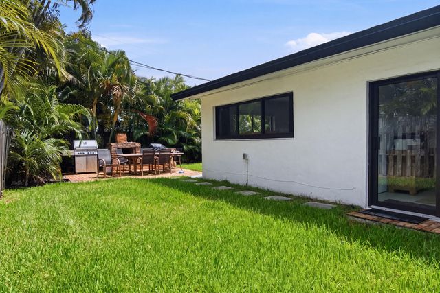 1333 SE 8TH Street, Deerfield Beach, FL 33441