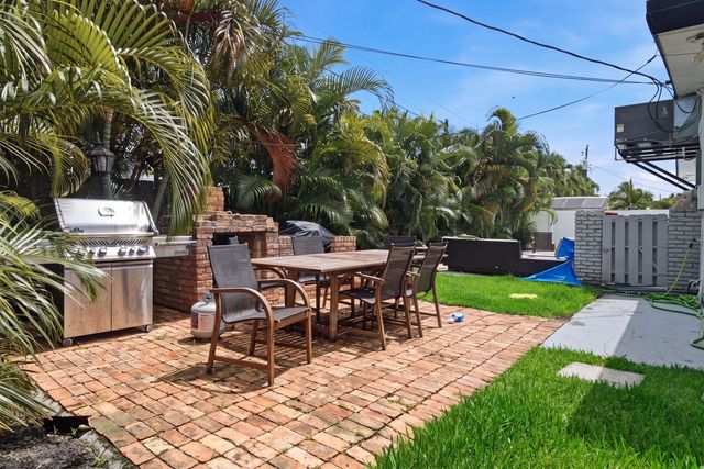 1333 SE 8TH Street, Deerfield Beach, FL 33441