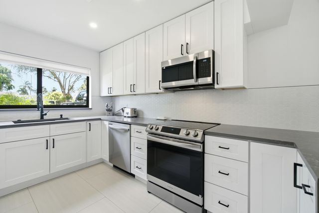 1333 SE 8TH Street, Deerfield Beach, FL 33441