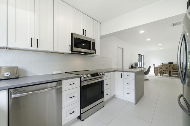 1333 SE 8TH Street, Deerfield Beach, FL 33441