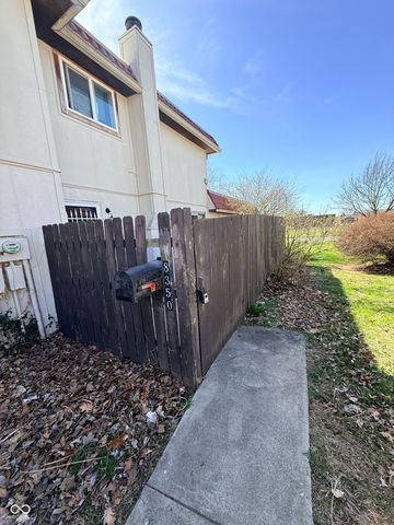 8350 Paso Del Norte Court, Indianapolis, IN 46227