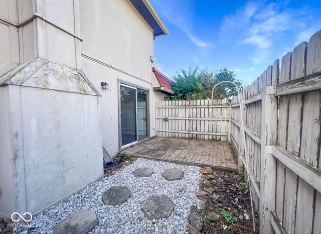 8350 Paso Del Norte Court, Indianapolis, IN 46227