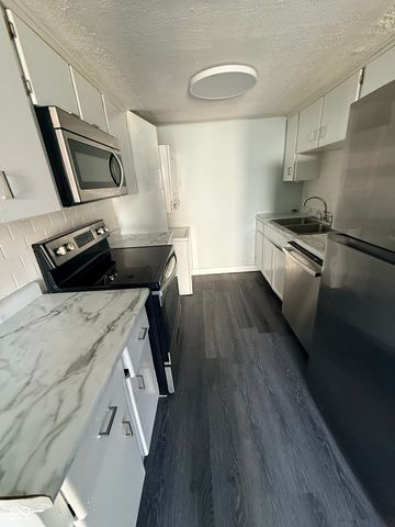 8350 Paso Del Norte Court, Indianapolis, IN 46227