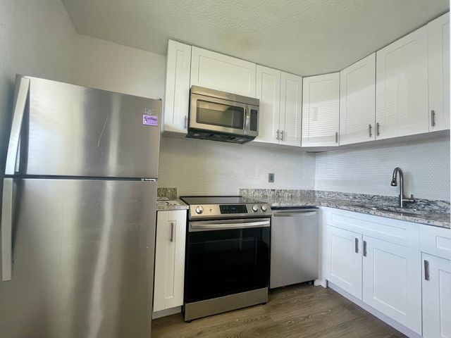 651 NW 42nd Court 118, Deerfield Beach, FL 33064