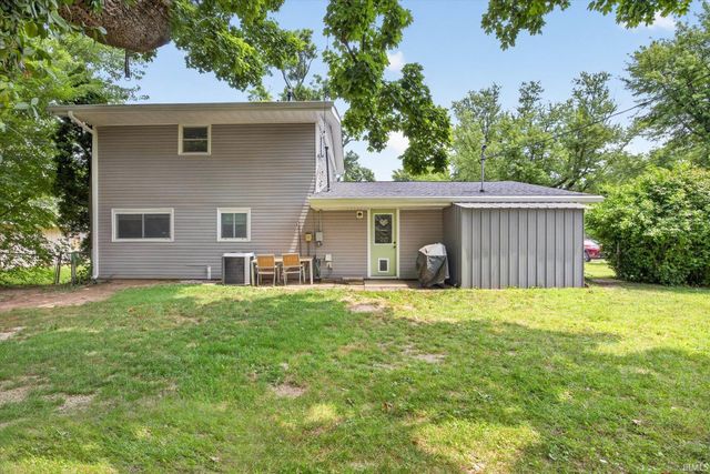 3221 N Stoneycrest Road, Bloomington, IN 47404