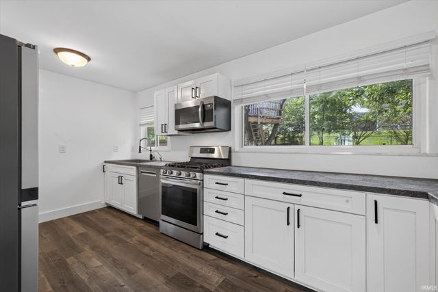 3221 N Stoneycrest Road, Bloomington, IN 47404