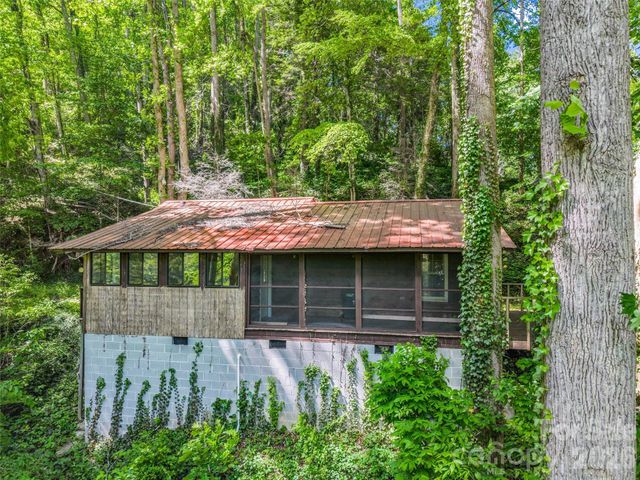 247 Legacy Layne Drive, Hendersonville, NC 28792