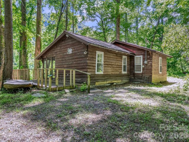 247 Legacy Layne Drive, Hendersonville, NC 28792