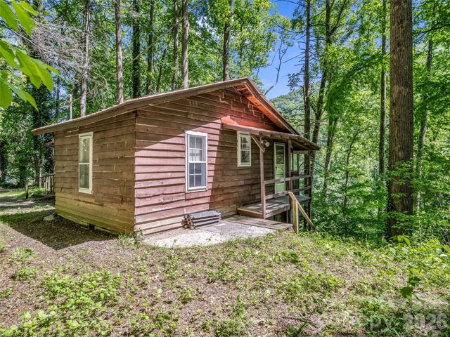 247 Legacy Layne Drive, Hendersonville, NC 28792