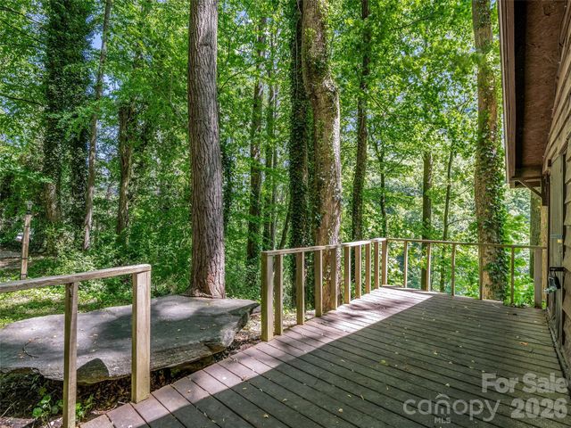 247 Legacy Layne Drive, Hendersonville, NC 28792