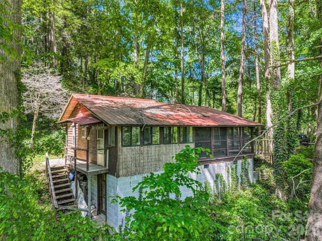 247 Legacy Layne Drive, Hendersonville, NC 28792