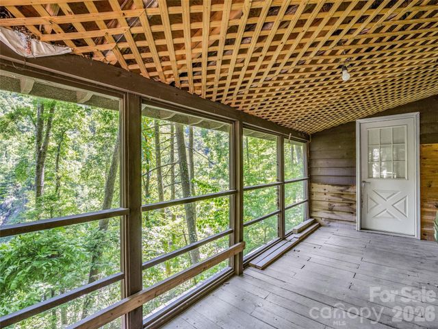 247 Legacy Layne Drive, Hendersonville, NC 28792