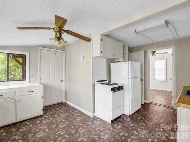 247 Legacy Layne Drive, Hendersonville, NC 28792