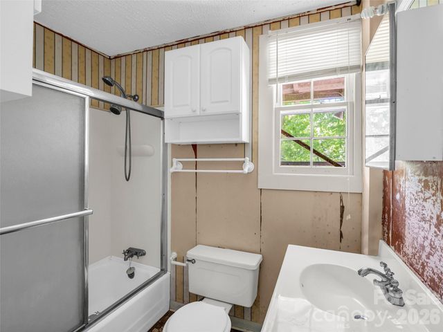 247 Legacy Layne Drive, Hendersonville, NC 28792