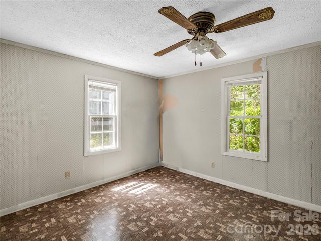 247 Legacy Layne Drive, Hendersonville, NC 28792
