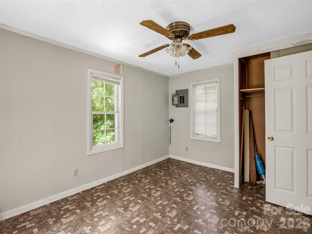 247 Legacy Layne Drive, Hendersonville, NC 28792