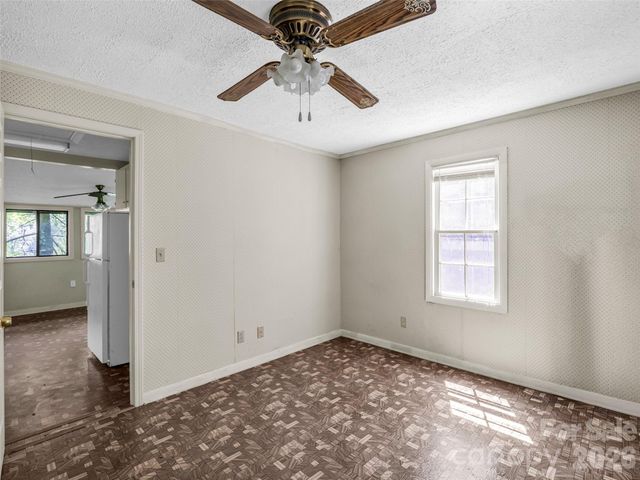 247 Legacy Layne Drive, Hendersonville, NC 28792