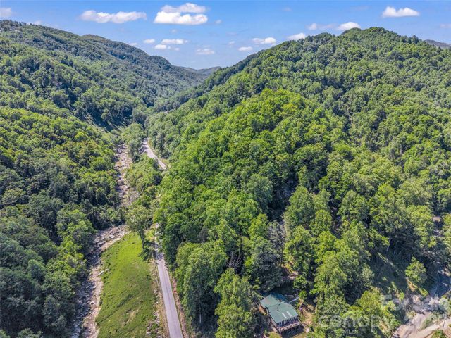 247 Legacy Layne Drive, Hendersonville, NC 28792